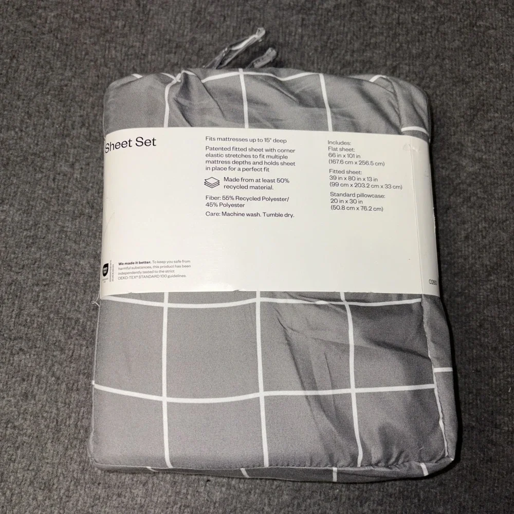NEW- Room Essentials - Microfiber Sheet Set Gray/White Grid Twin/Twin XL - FAST